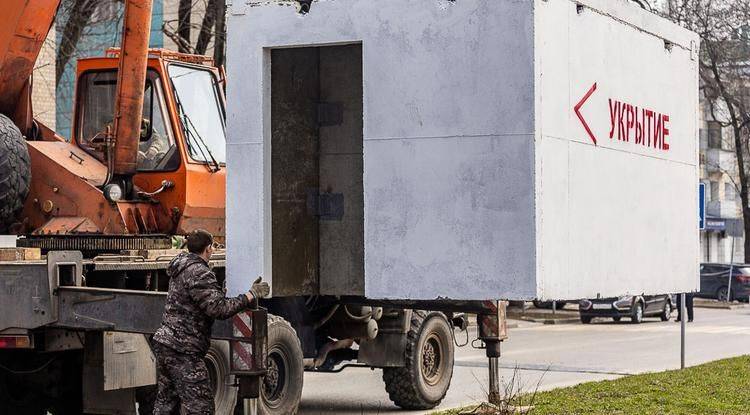 Вячеслав Гладков во время прямой линии рассказал о мерах обеспечения безопасности жителей области в период праздничных дней