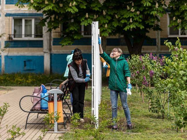 Жители улицы Шаландина в Белгороде провели субботник в своих дворах