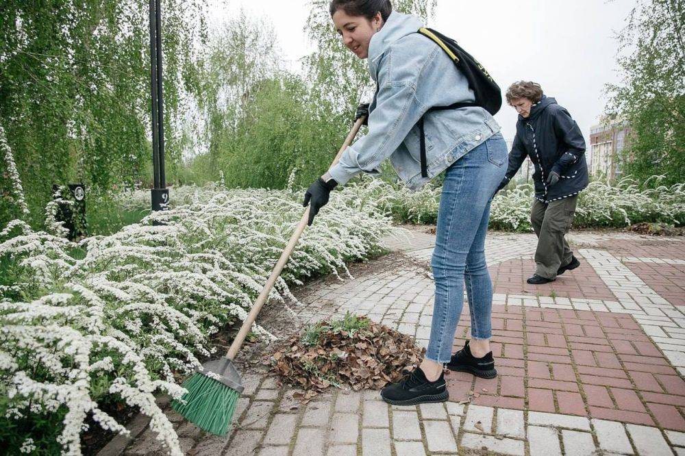 В Белгороде в преддверии Дня Победы приводят в порядок места воинских захоронений