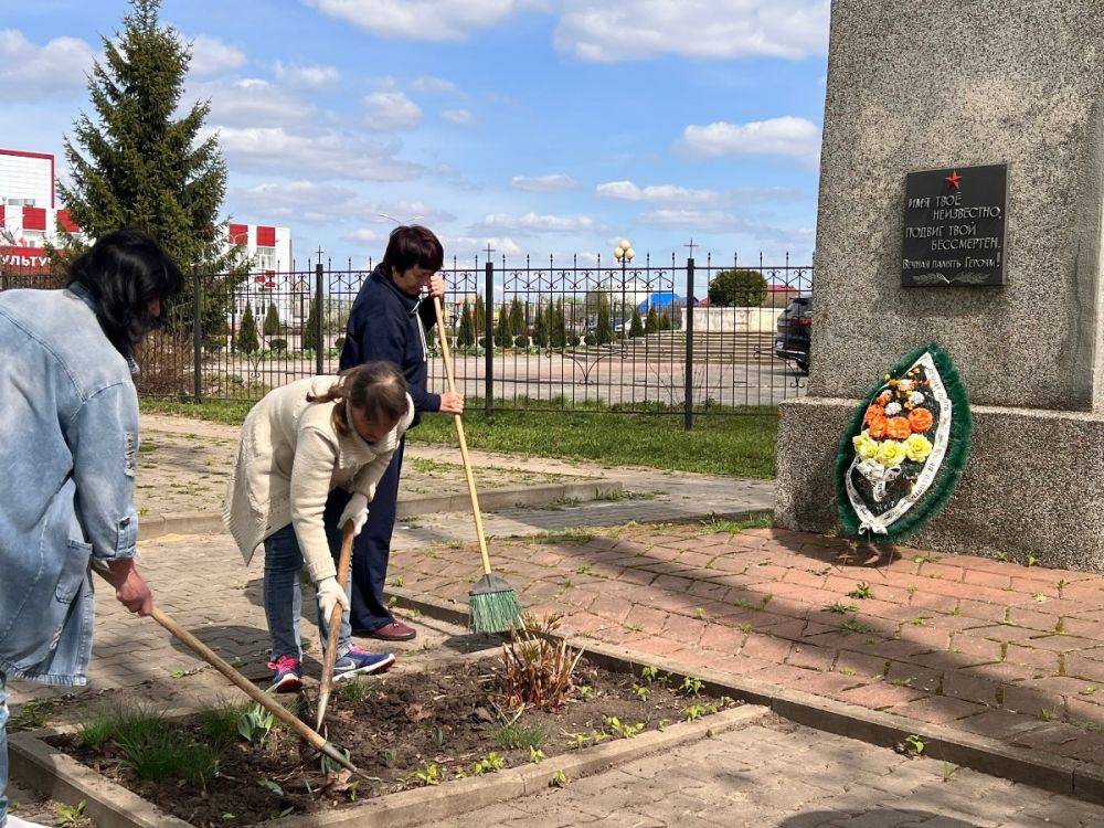 Жители Шебекинского горокруга Белгородской области приняли участие в акции «Всероссийский день заботы о памятниках истории и культуры»