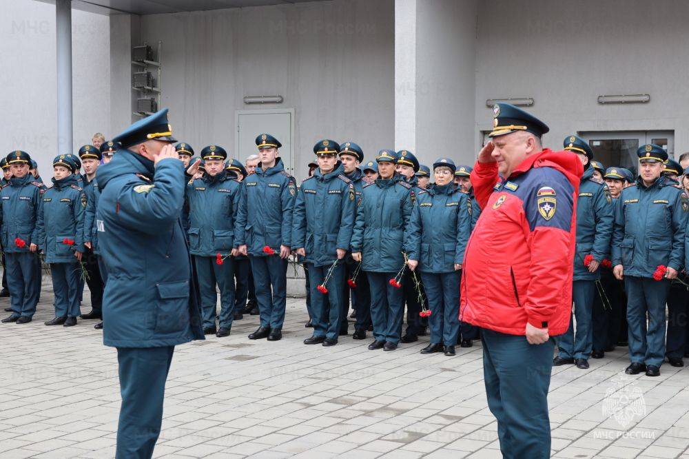 Сотрудники МЧС России почтили память погибших коллег и жертв радиационных катастроф