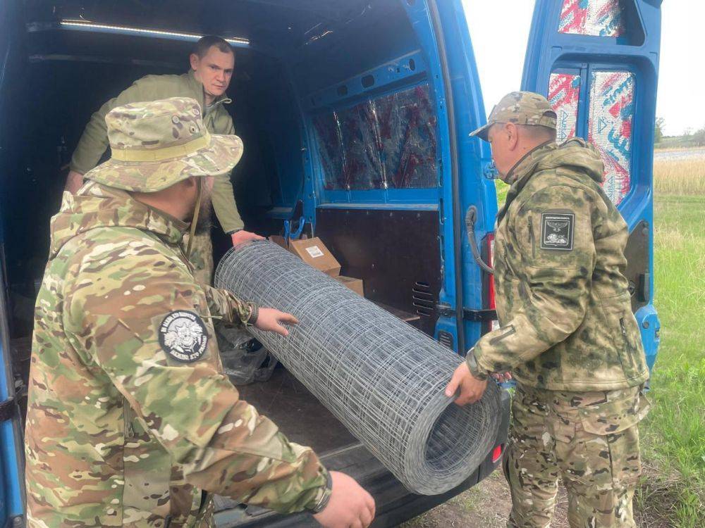 В Луганскую народную республику отправилась новая партия груза, собранная депутатами облдумы для российских военных