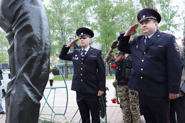 Депутаты областной Думы приняли участие в памятном мероприятии, посвящённом 38-ой годовщине трагедии на Чернобыльской АЭС