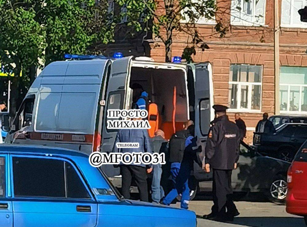 Враг атаковал проходную предприятия в Белгородской области, ранив мирных жителей