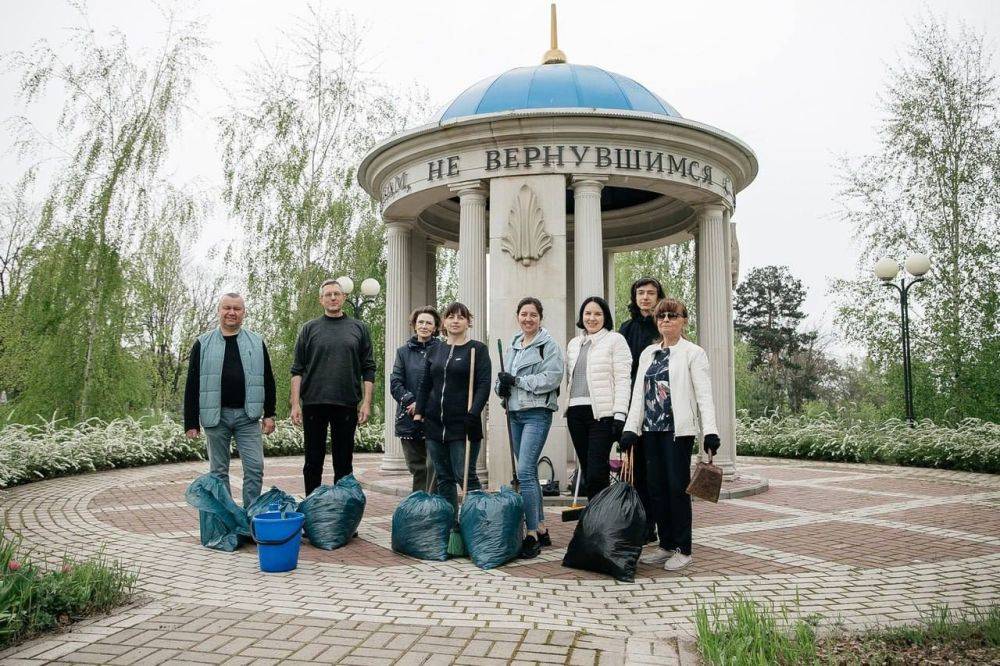 В Белгороде в преддверии Дня Победы приводят в порядок места воинских захоронений