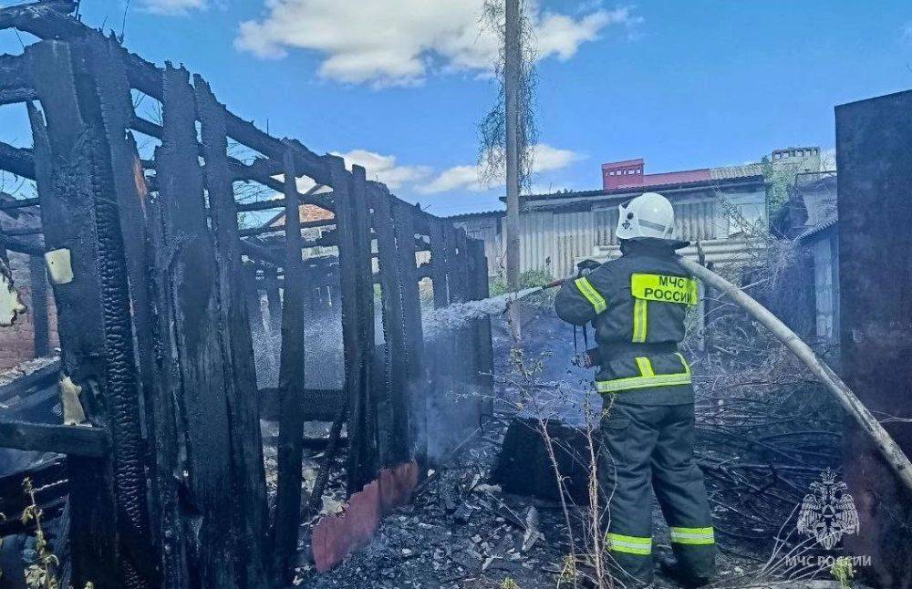 За прошедшую неделю на территории Белгородской области зарегистрировано 23 пожара, 4 из них произошли в жилых помещениях, 18 - в нежилых