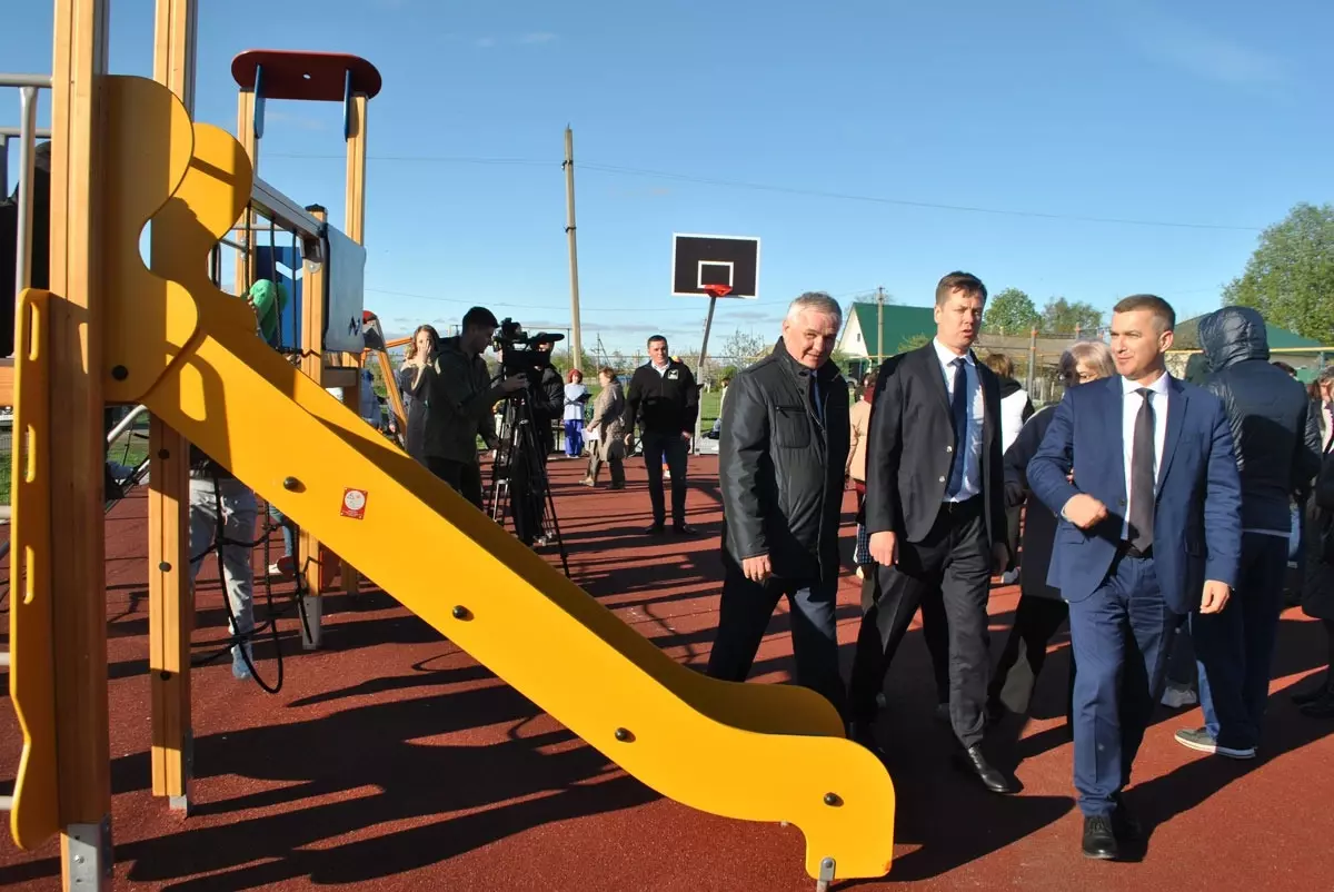 В Белгородской области открылась первая детская площадка в этом году от фонда «Поколе10