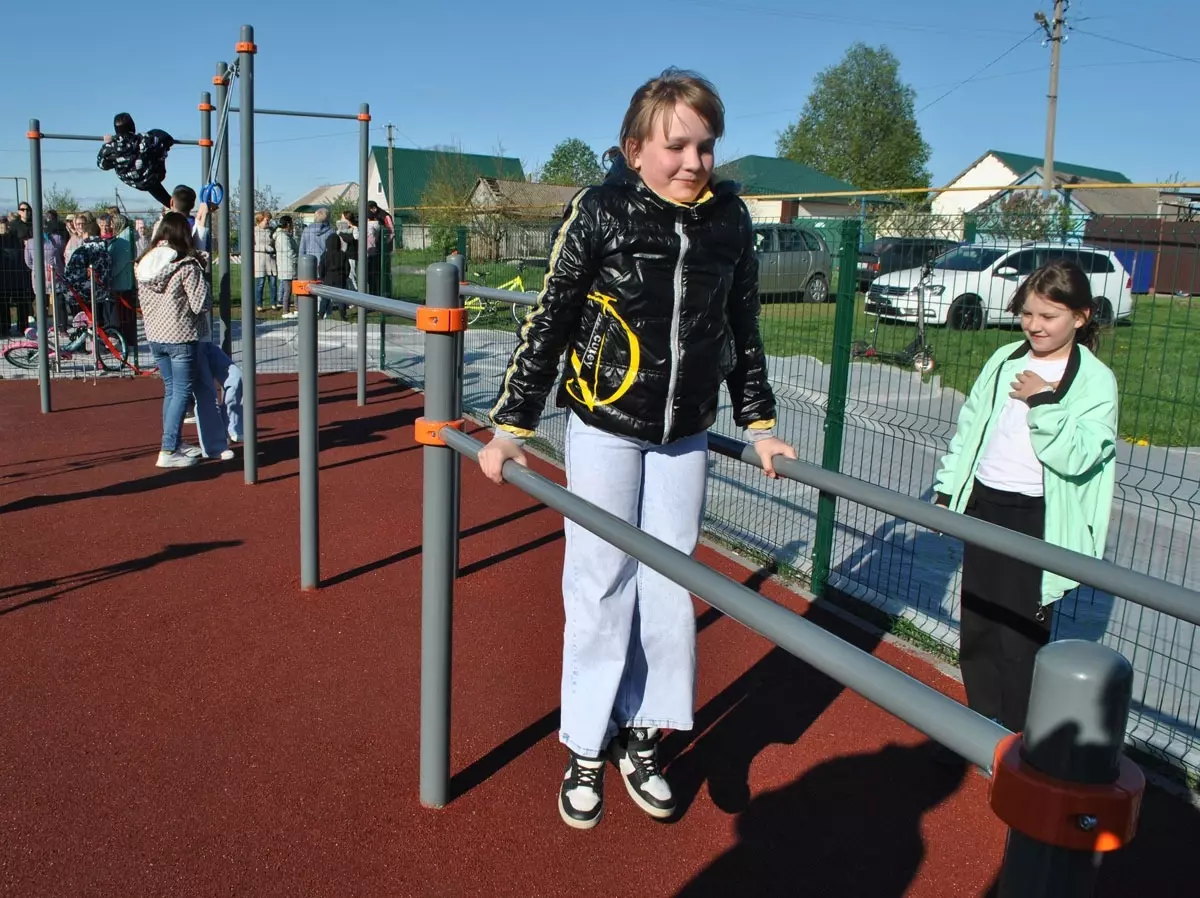 В Белгородской области открылась первая детская площадка в этом году от фонда «Поколе13