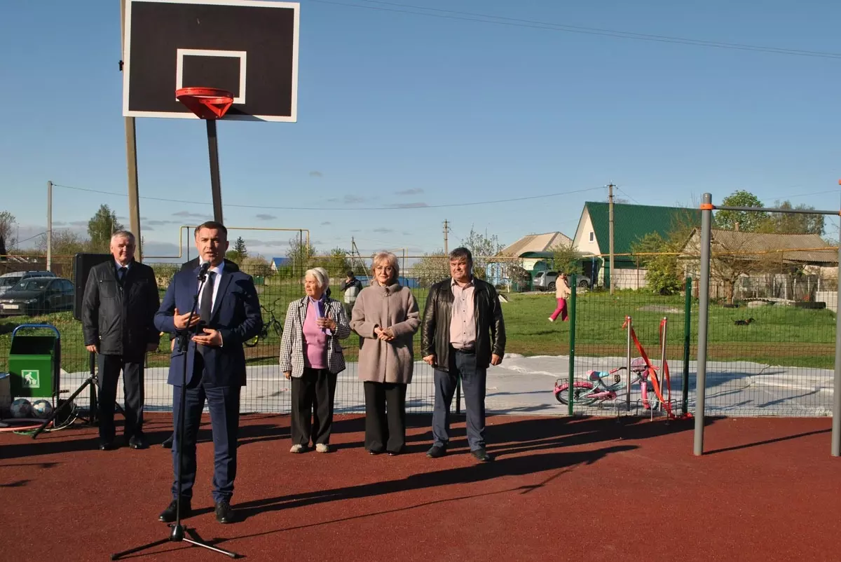 В Белгородской области открылась первая детская площадка в этом году от фонда «Поколе14