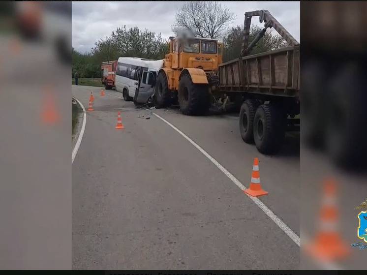 В Прохоровском районе при столкновении автобуса и трактора погиб человек