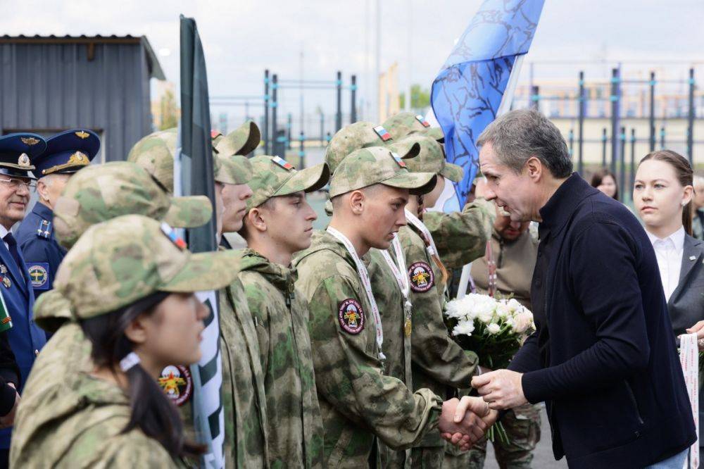 Вячеслав Гладков подвел итоги регионального этапа военно-спортивной игры «Зарница 2.0»