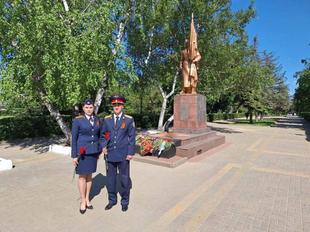 Сотрудники территориальных следственных отделов следственного управления СК России по Белгородской области почтили память воинов, павших в годы Великой Отечественной войны