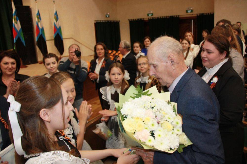 В Белгородской области состоялся гала-концерт детских хоровых коллективов «Поклонимся великим тем годам!»