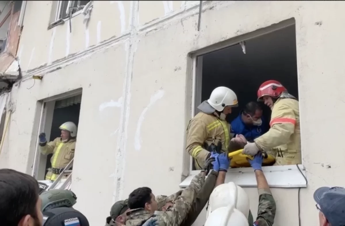 В Белгороде из завалов многоэтажки извлекли еще одного мужчину0