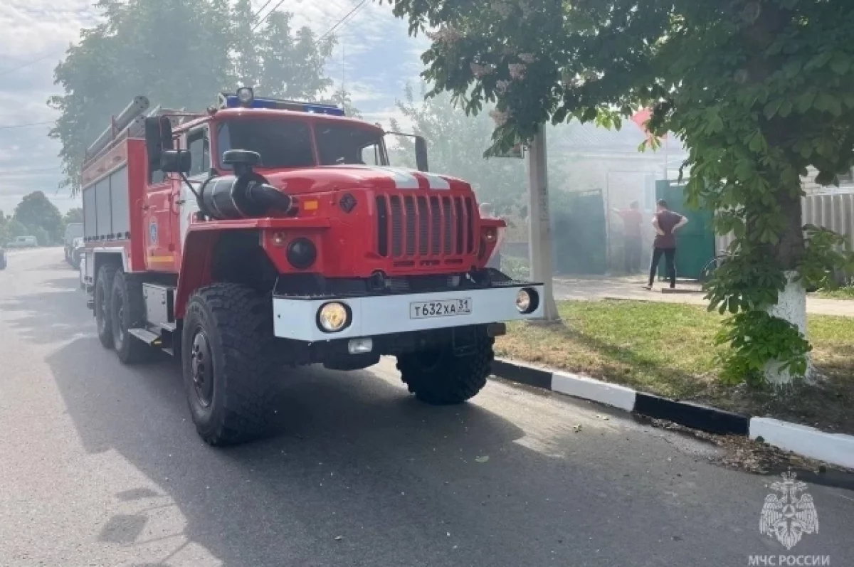 В Губкине из-за пожара в подсобке из дома эвакуировали 24 белгородца0