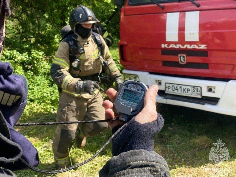 В Озерске проходит первый этап соревнований на лучшее звено газодымозащитной службы