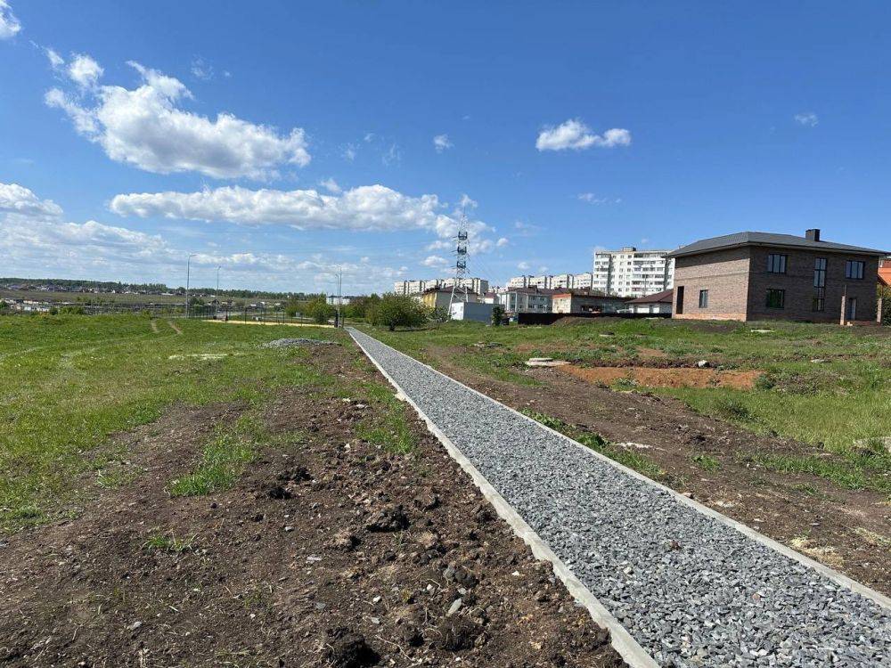 В Губкине продолжается благоустройство Петровского парка