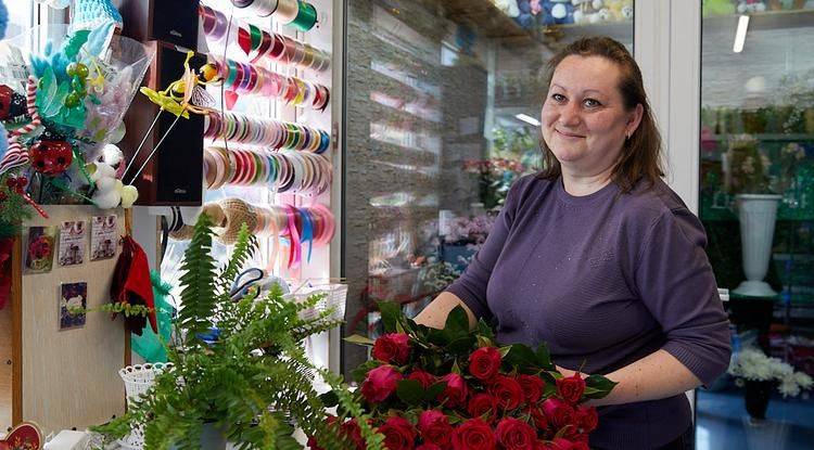 «Подарите любимой цветы». Соцконтракт помог корочанке открыть цветочный магазин