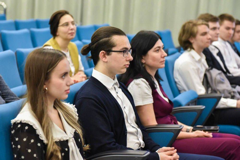 В Белгородэнерго наградили победителей и призеров первого этапа Всероссийской олимпиады школьников «Россети»