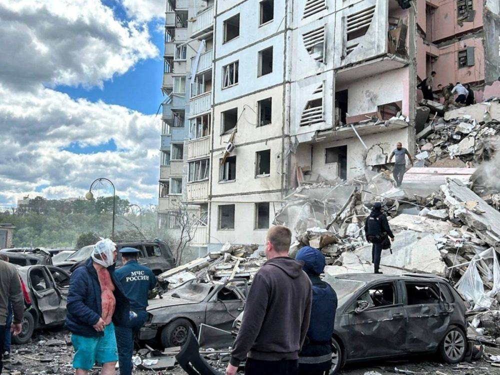 Последствия обрушения дома в Белгороде. Фоторепортаж