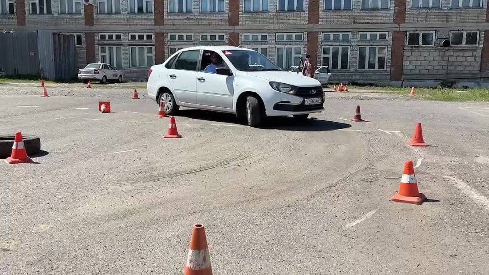 В Старом Осколе на базе Индустриально-технологического техникума прошёл областной чемпионат по юношескому автомногоборью