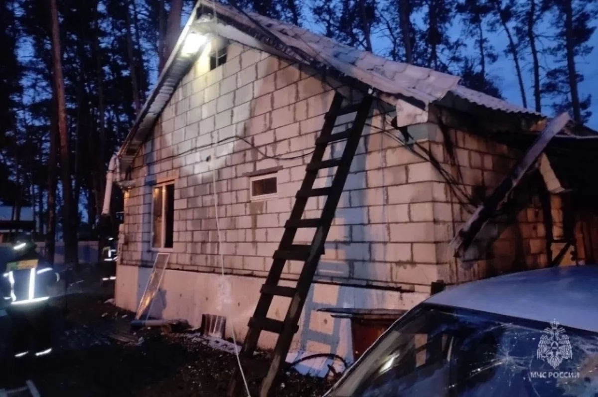 В Новой Таволжанке Шебекинского округа из пожара эвакуировали троих жителей0