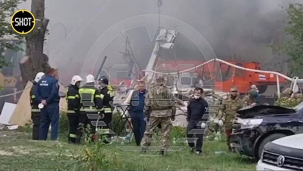 Под завалами десятиэтажки в Белгороде начался пожар