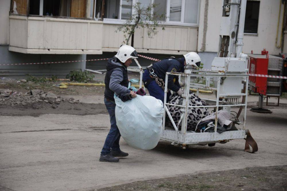 Вячеслав Гладков: Провел сегодня оперативное совещание на месте обрушения жилого дома в Белгороде