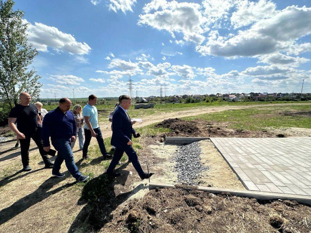 В Губкине продолжается благоустройство Петровского парка