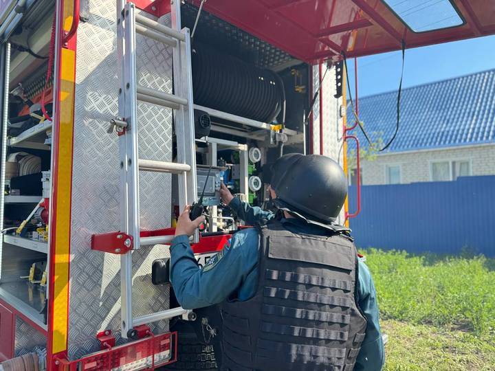 Гладков показал фото с места взрыва в Белгороде, где пострадали пять человек1