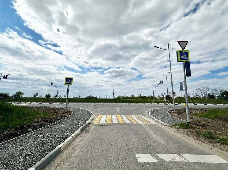 На выезде с улицы Тенистой в Новосадовом появился светофор