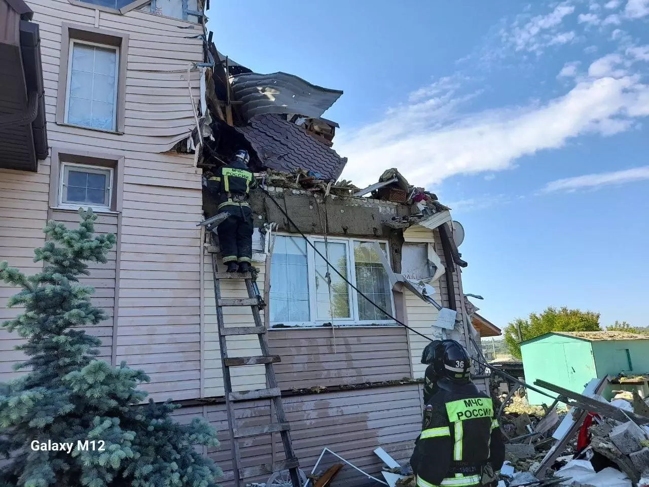 При атаке беспилотника ВСУ погибла белгородка: тело нашли под завалами3