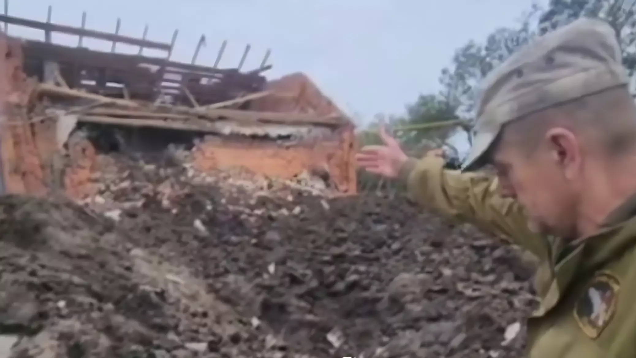 «Спал — и посыпалось всё»: в Сети появилось видео с разрушенным домом под Белгородом0