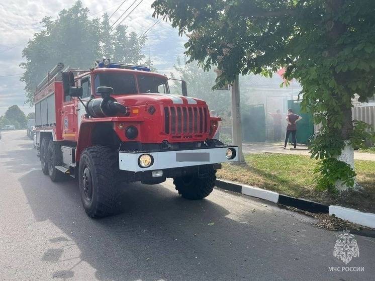 В Шебекино из-за грозового разряда загорелся жилой дом