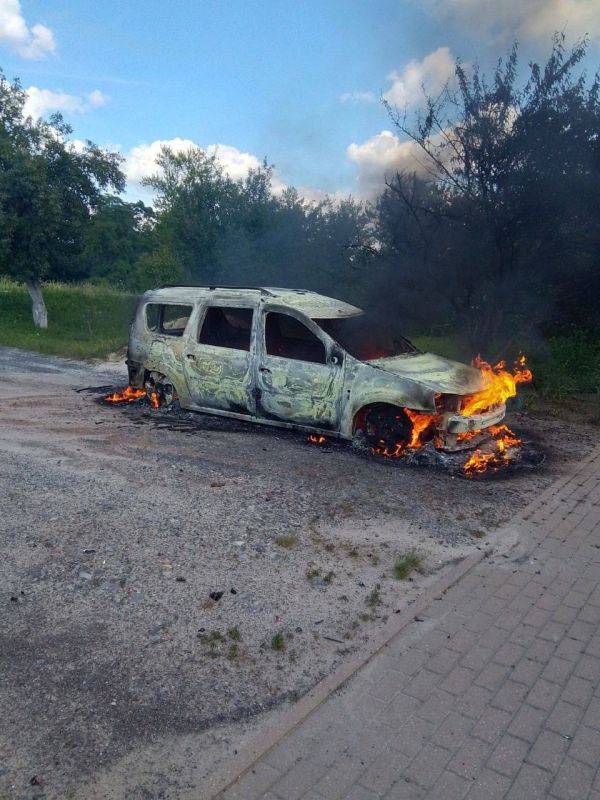 Дроны ВСУ атаковали пять автомобилей в нескольких селах Белгородской области, сообщил губернатор