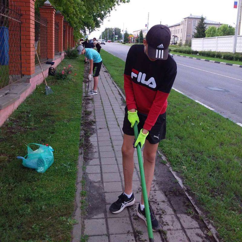 646 подростков трудоустроились на время летних каникул в Ракитянском районе Белгородской области