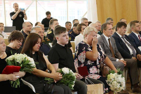 В Белгороде вручили государственные награды семьям погибших в ходе специальной военной операции