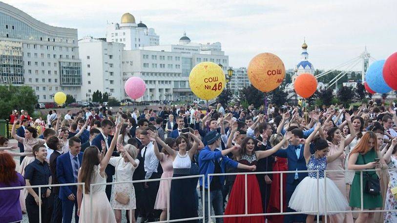 Вячеслав Гладков: больших праздничных мероприятий по поводу выпускных в Белгородской области не будет