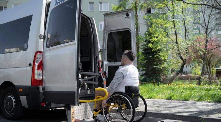 С начала года 417 белгородцев воспользовались социальным такси