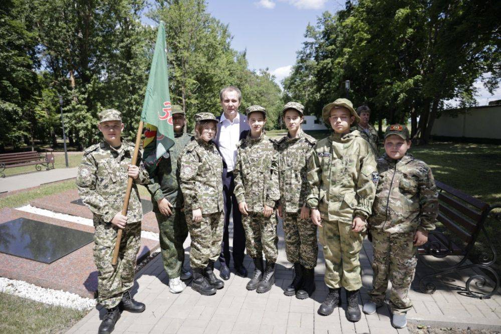 Вячеслав Гладков в День памяти и скорби принял участие в церемонии перезахоронения останков 220 советских солдат, обнаруженных членами поисковых организаций Белгородской области