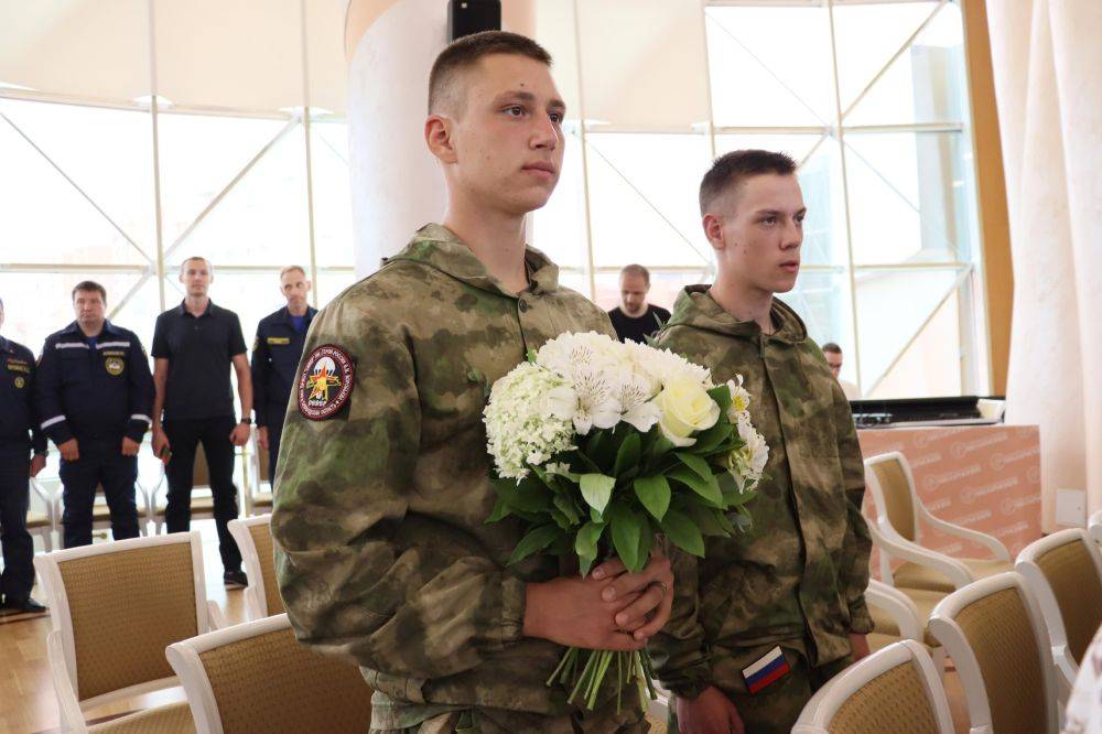 Сегодня в Белгороде вручили ордена Мужества семьям воинов, погибших в ходе специальной военной операции