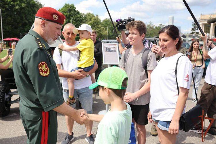 Военно-спортивный фестиваль Росгвардии в "Лужниках" собрал более 20 000 москвичей и гостей столицы