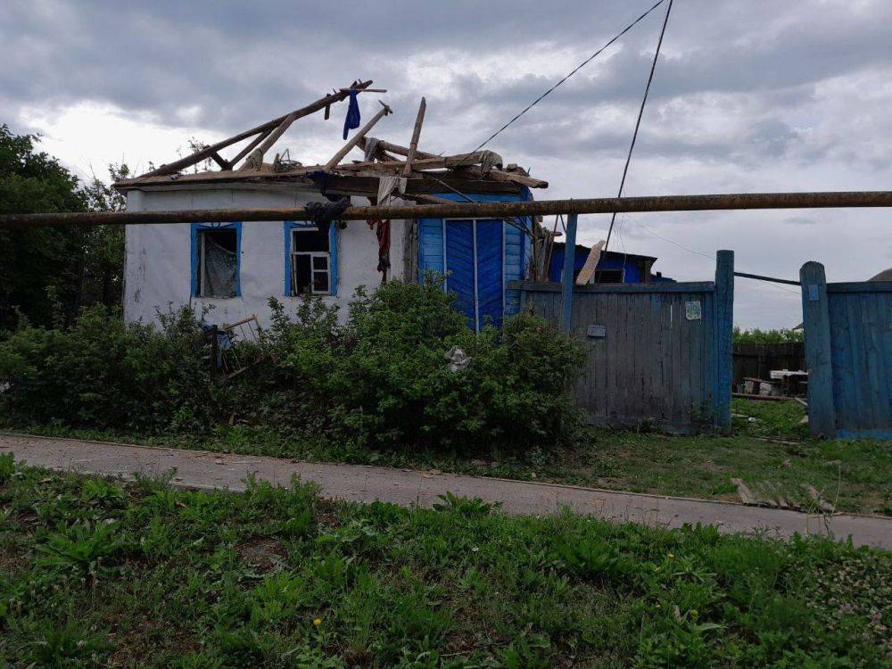 В результате атаки ВСУ серьёзные повреждения получили два частных дома и административное здание в селе Мокрая Орловка Грайворонского округа