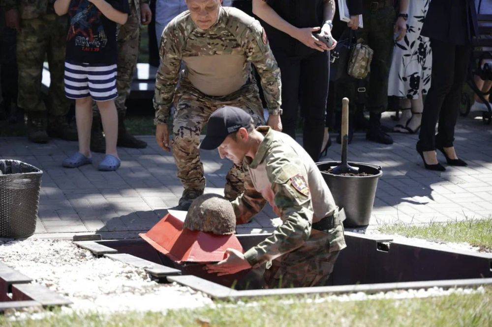 Вячеслав Гладков: В День Памяти и Скорби на мемориале «В честь Героев Курской битвы» мы с почестями, следуя православной традиции, предали земле останки 220 погибших защитников Отечества