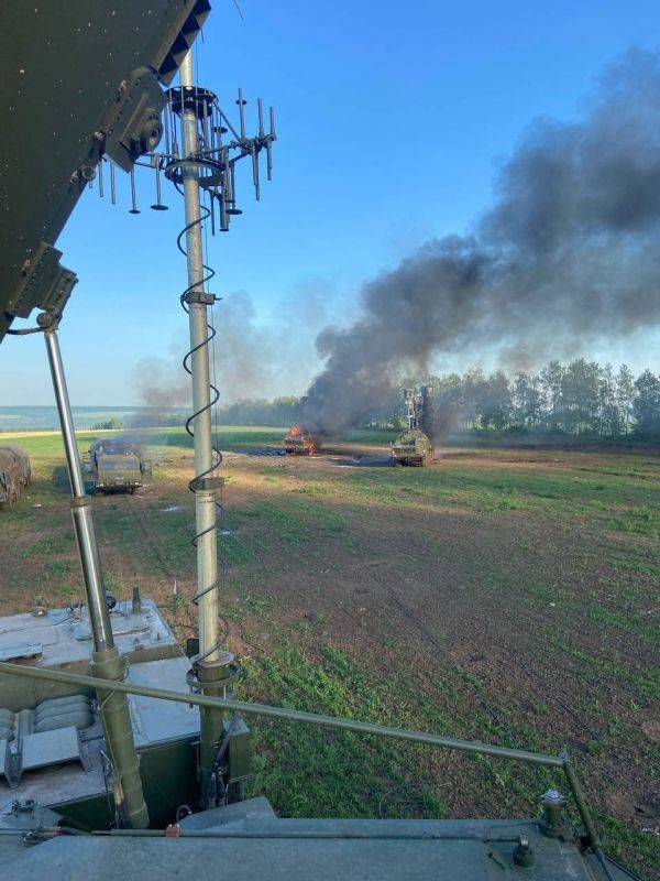 Противник опубликовал слитые фото очередной пораженной позиции ЗРС С-400, на этот раз в Белгородской области