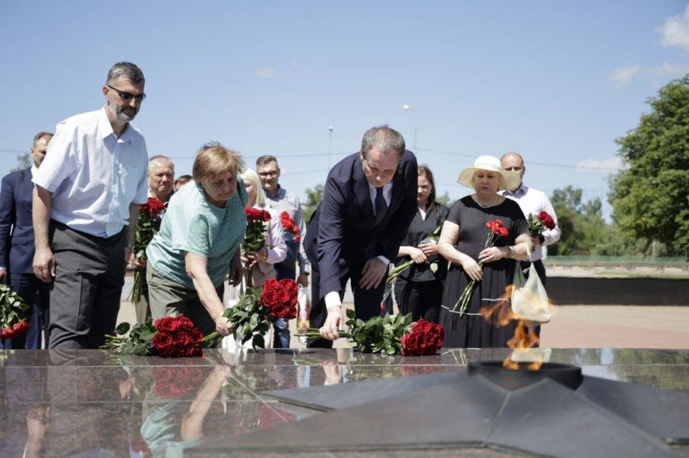 Вячеслав Гладков в День памяти и скорби принял участие в церемонии перезахоронения останков 220 советских солдат, обнаруженных членами поисковых организаций Белгородской области