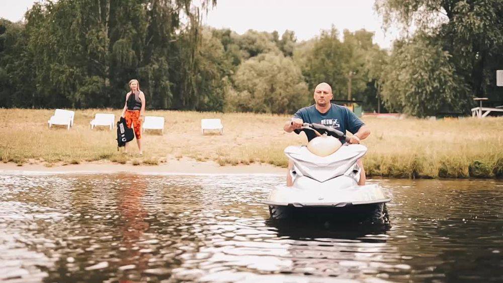 Для многих белгородцев одним из любимых видов отдыха на воде является использование водного транспорта