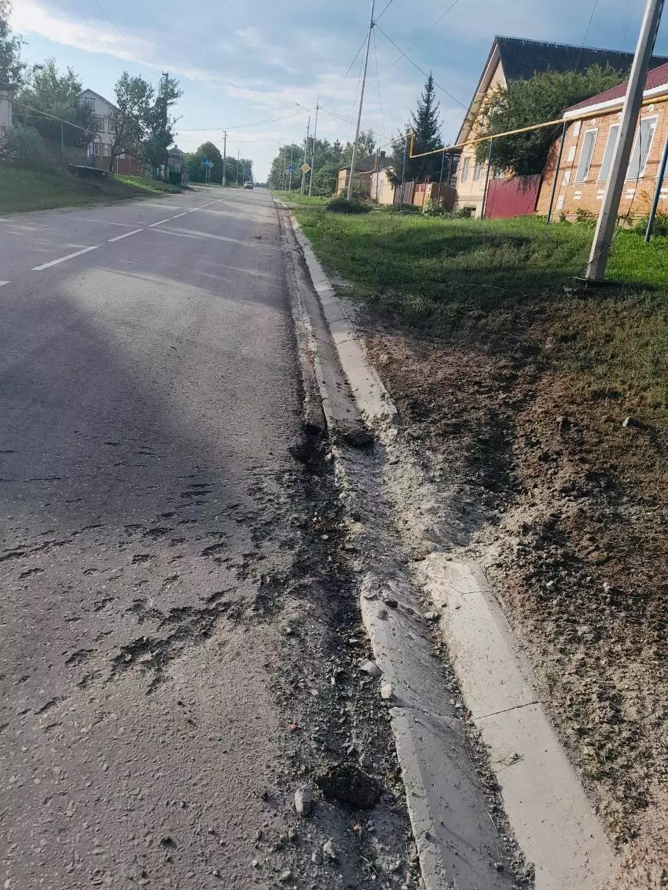 Последствия ночного обстрела Грайворона в Белгородской области