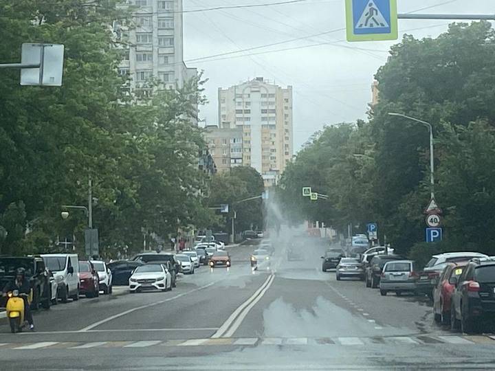 На улице Князя Трубецкого в Белгороде поврежден трубопровод1