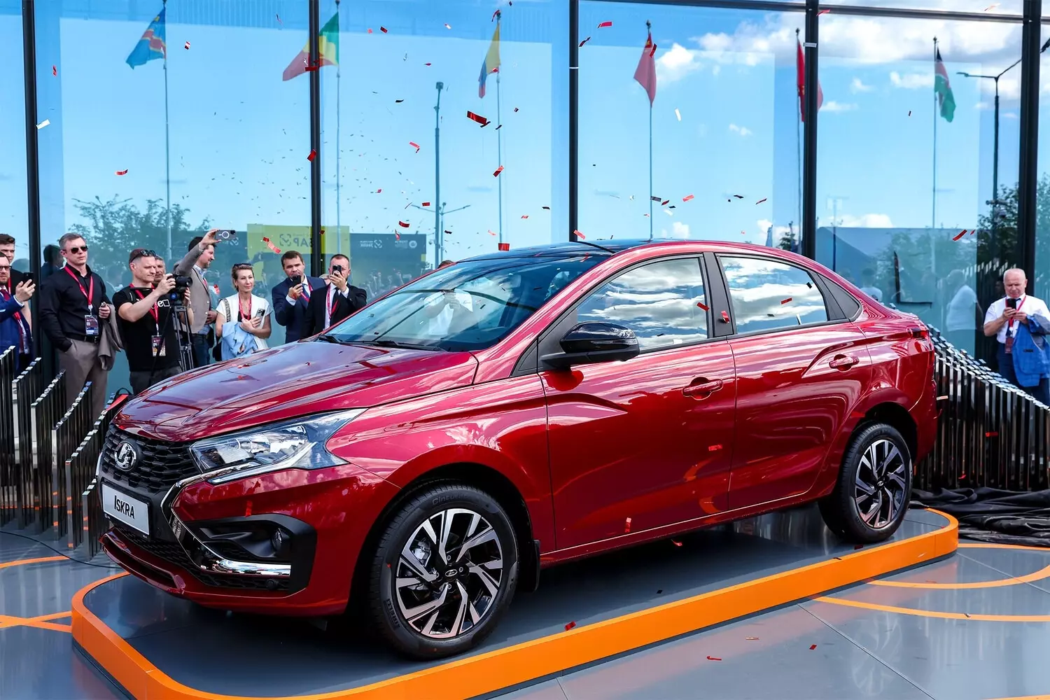 Новая Lada Iskra: как выглядит и сколько будет стоить новый седан?4